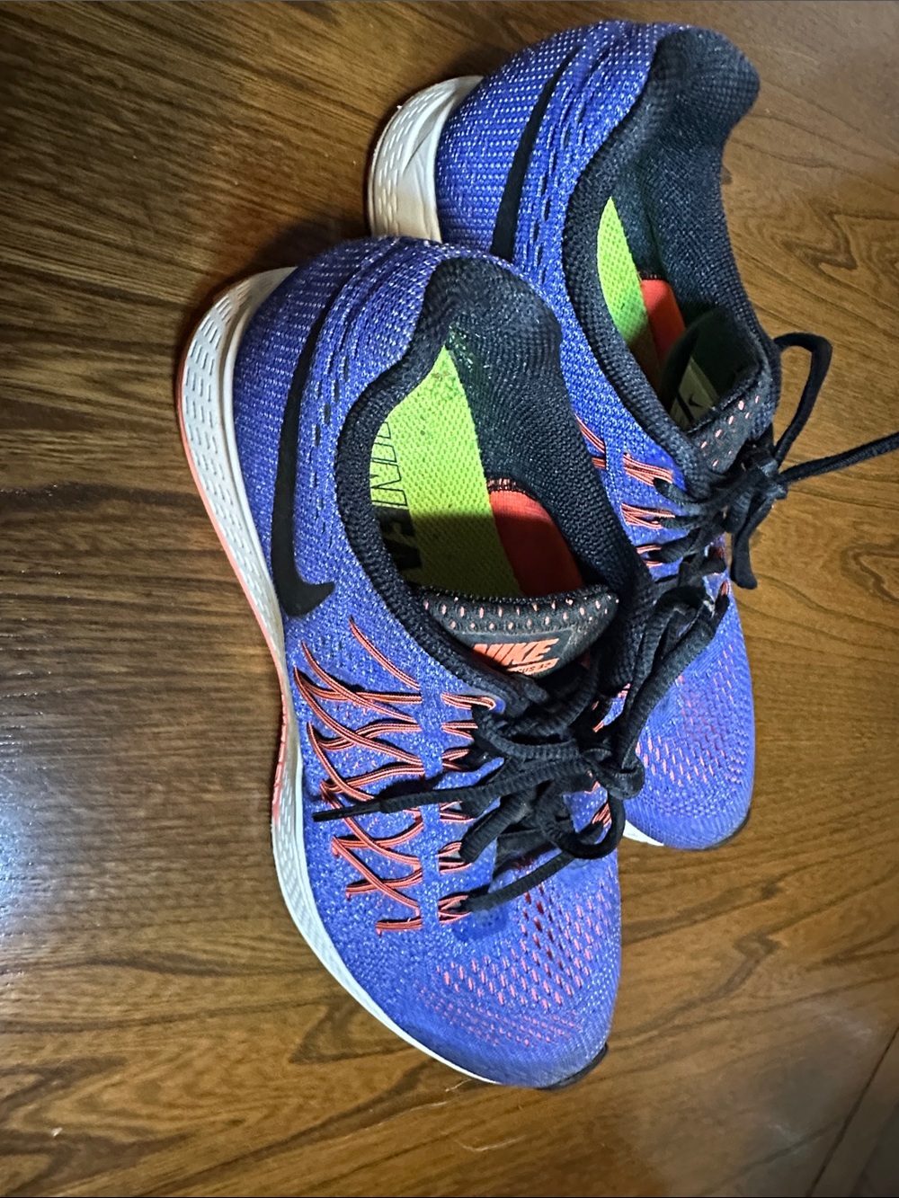 Nike Women's Pegasus 32 Blue Running Shoes with Black and Coral Details size 8